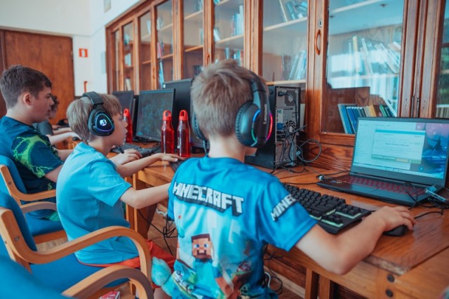 wInterkamp Junior - Kolonia Miłośników Minecraft