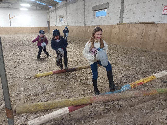 Zimowy obóz Hobby Horse z elementami jazdy konnej