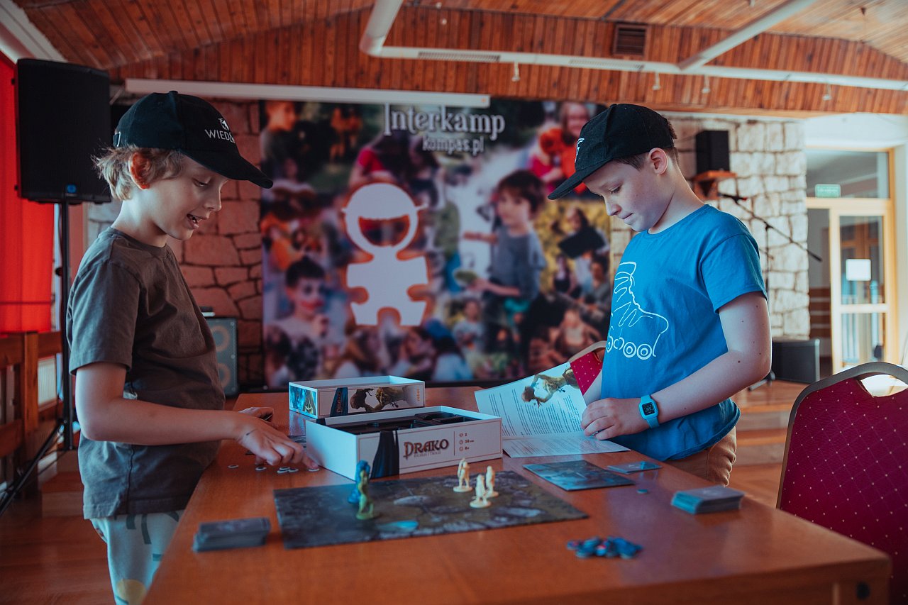 Obóz Planszówek i Gier Fabularnych Junior